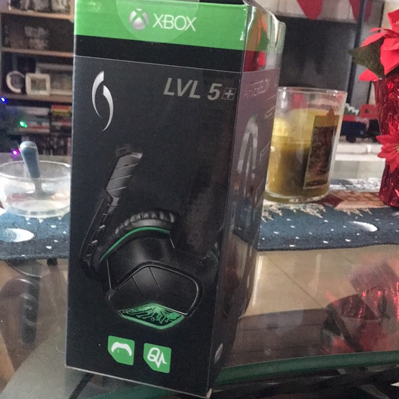 XBOX ONE LVL 5 AFTERGLOW WIRED HEADSET - Picture 4 of 5